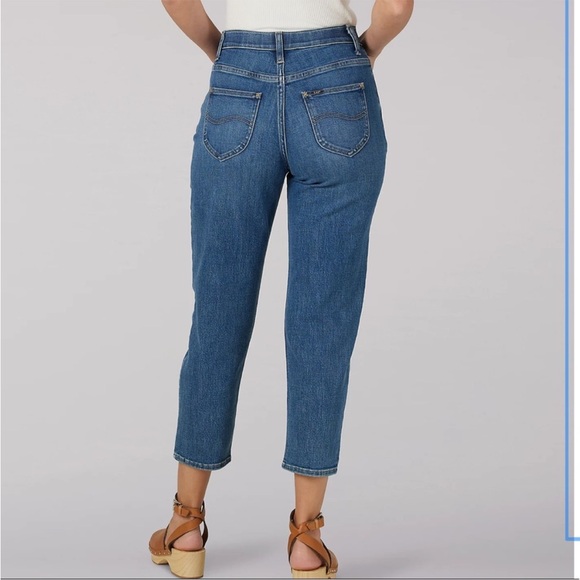 Lee | Modern Series | Sz 12 Distressed Med Rinse Cropped Jeans - Picture 3 of 15